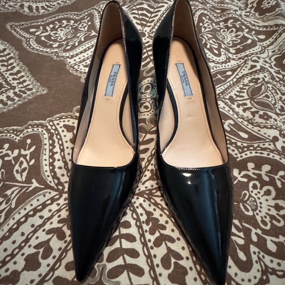Prada Black Patent Leather Pointed Heels - Never Worn